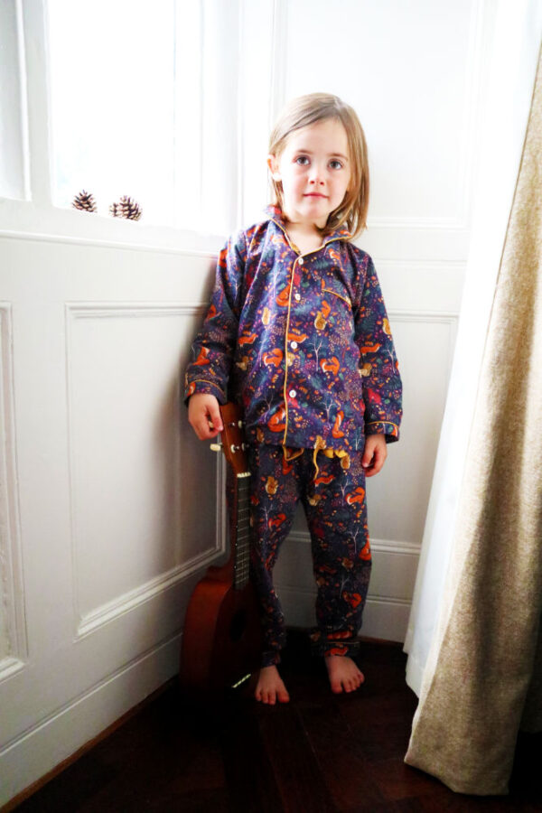 Lola Blake Woodland kinderpyjama slaapkopje