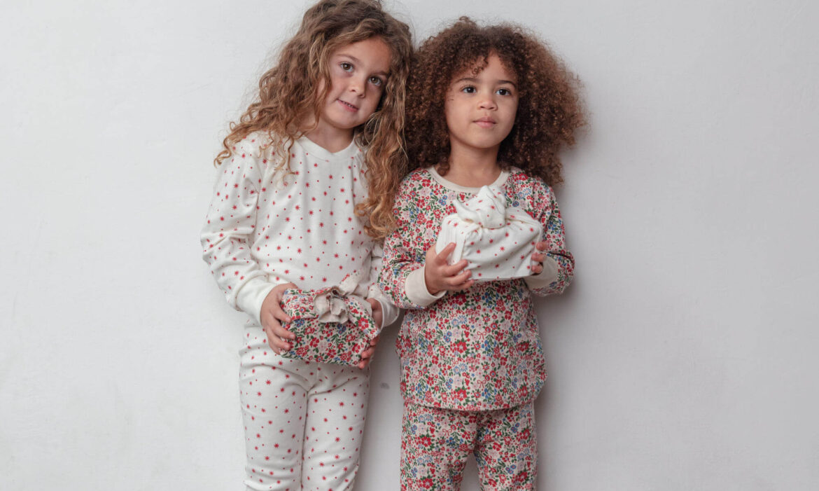 Sleepy Doe pyjama Winter Star and Floral Slaapkopje
